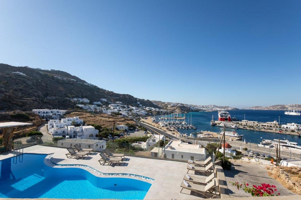 Content trip Mykonos met host Iris