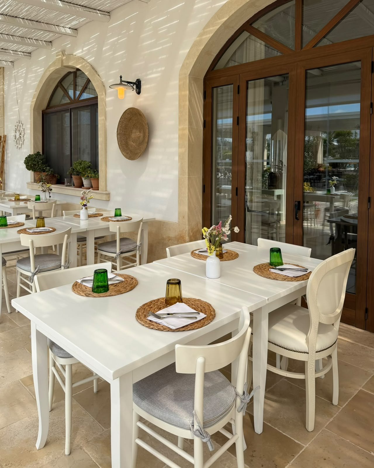 Borgo Mulino a Vento, gedekte tafels op het terras